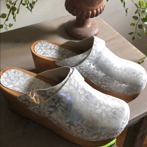 Sanita clogs